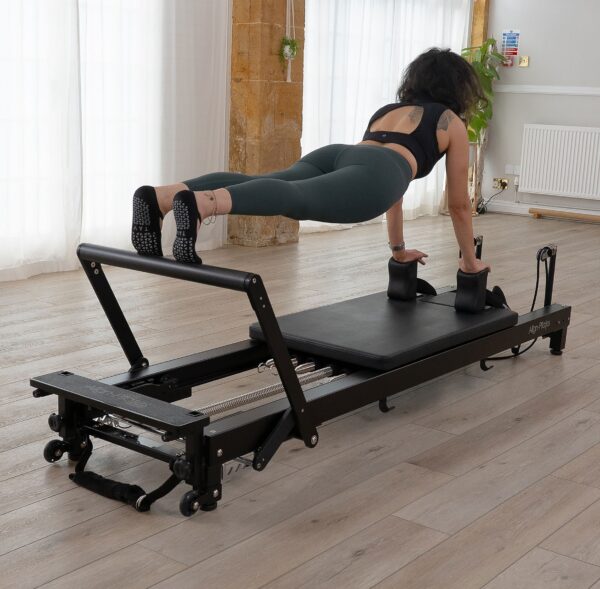 align-pilates-c8-pro-pilates-reformer-noir-black-bundle-papreformerc8n-bun-5